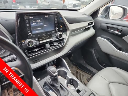Used 2021 Toyota Highlander XLE image 10