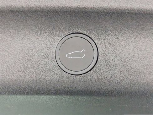 Used 2023 Tesla Model Y Long Range image 27