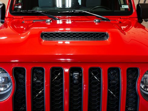 Used 2021 Jeep Gladiator Mojave w/ Uconnect 4C Nav & Sound Group image 18