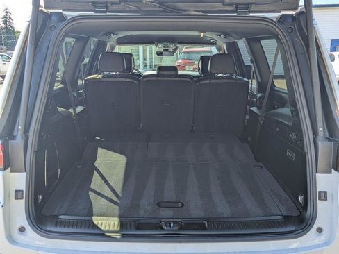 Used 2023 Jeep Wagoneer L Series II AWD/4WD image 34