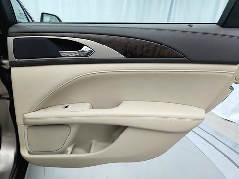 Used 2019 Lincoln MKZ Reserve image 28