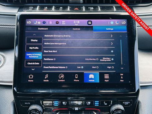 Used 2024 Jeep Grand Cherokee Limited w/ Luxury Tech Group II AWD/4WD image 10