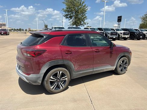 Used 2025 Chevrolet TrailBlazer LT w/ LT Cold Weather Package FWD image 4