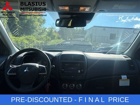 Used 2025 Mitsubishi Outlander Sport ES AWD/4WD image 31
