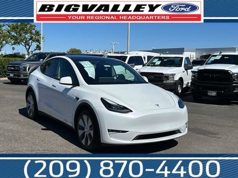 Used 2023 Tesla Model Y Long Range AWD/4WD image 1