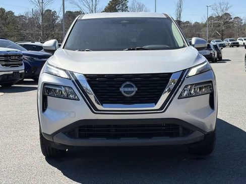 Used 2023 Nissan Rogue SV image 8