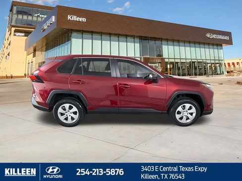 Used 2023 Toyota RAV4 LE FWD image 9