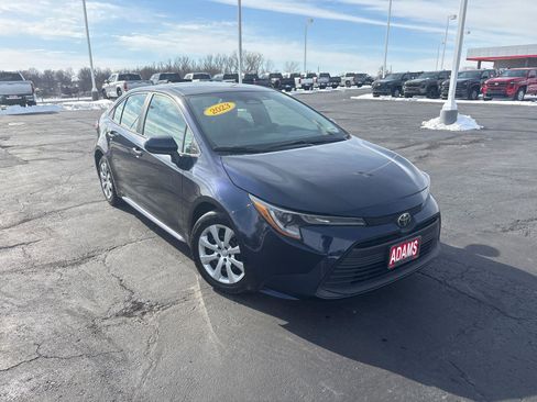 Used 2023 Toyota Corolla LE image 2