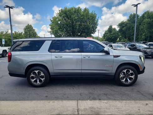 Certified 2025 GMC Yukon XL AT4 Ultimate AWD/4WD image 9