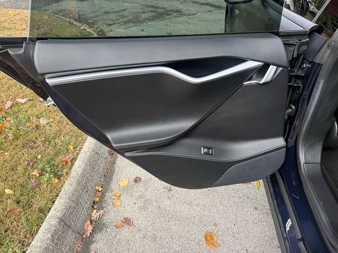 Used 2015 Tesla Model S P85D image 27