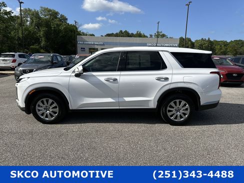 Used 2024 Hyundai Palisade SE image 2