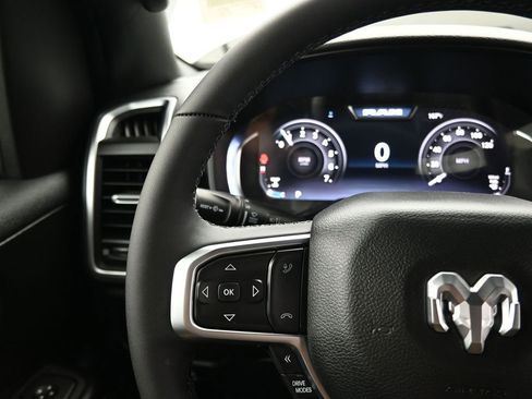 New 2026 RAM 1500 4x4 Crew Cab image 18