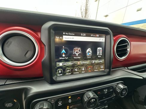 Used 2020 Jeep Gladiator Rubicon image 14