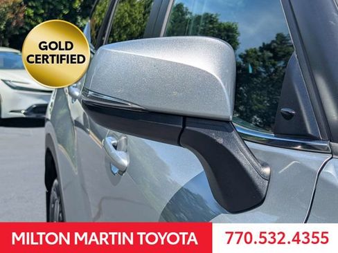 Certified 2024 Toyota Highlander XLE AWD/4WD image 16