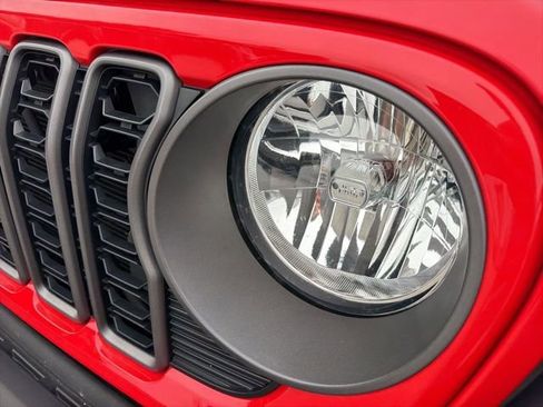Used 2024 Jeep Wrangler Sport AWD/4WD image 8