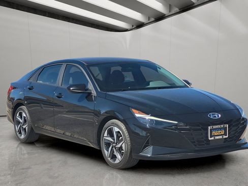 Used 2023 Hyundai Elantra SEL w/ Convenience Package image 6