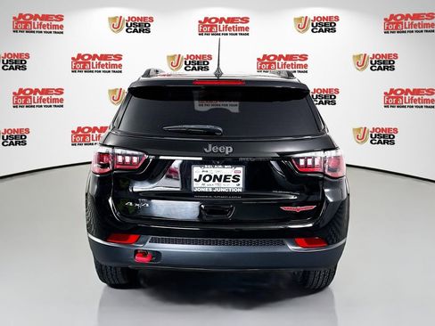 Used 2022 Jeep Compass Trailhawk w/ Trailhawk Convenience Group AWD/4WD image 14