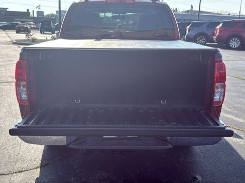 Used 2012 Nissan Frontier SL w/ Moonroof Pkg RWD image 11
