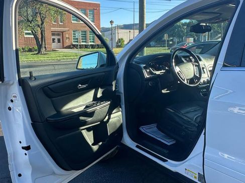 Used 2017 GMC Acadia Limited SLT image 12