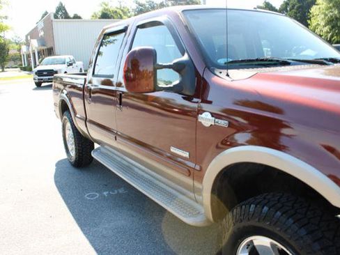 Used 2006 Ford F250 Lariat AWD/4WD image 10
