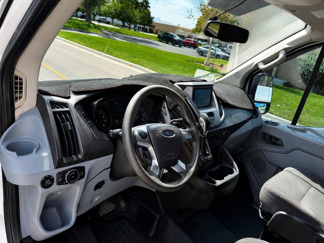 Used 2015 Ford Transit 150 XL RWD image 12