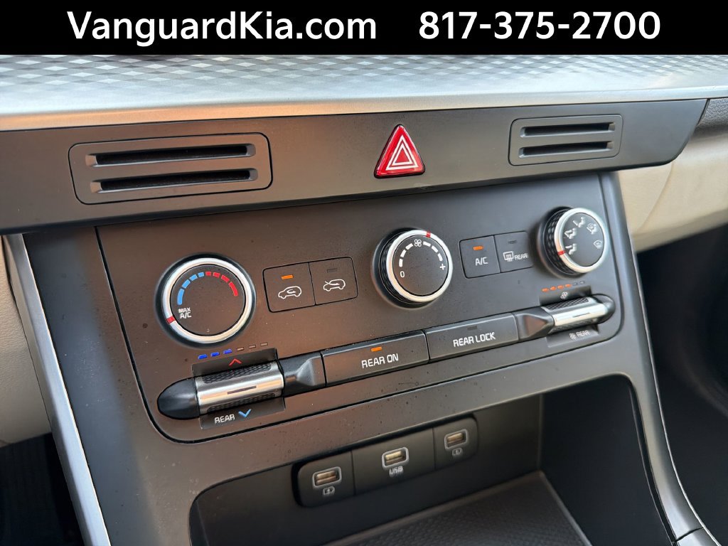 Certified 2023 Kia Carnival LX FWD image 19