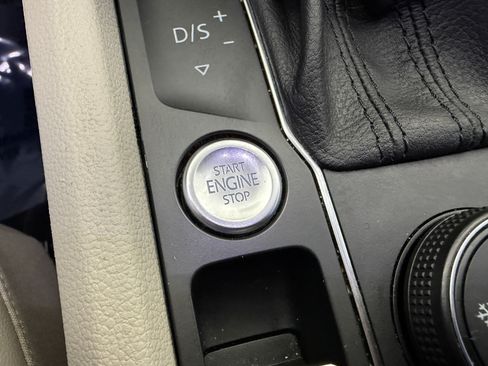 Used 2021 Volkswagen Atlas SE AWD/4WD image 22