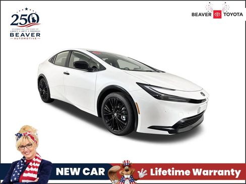 New 2027 Toyota Prius Plug-In Hybrid FWD image 1