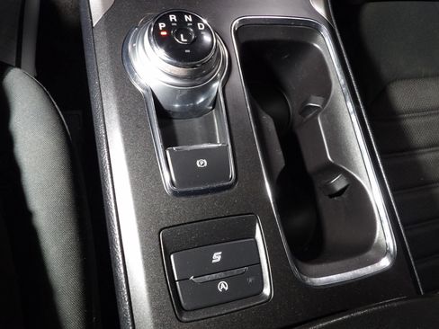Used 2020 Ford Fusion SE FWD image 11