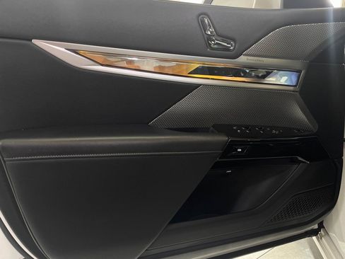 Used 2025 BMW 740i xDrive image 13