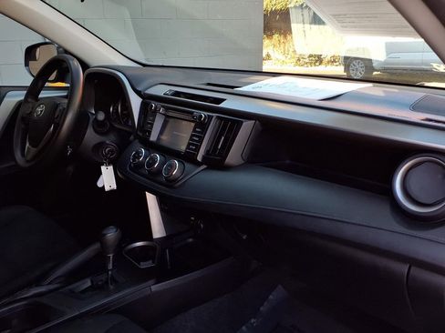 Used 2016 Toyota RAV4 LE image 21