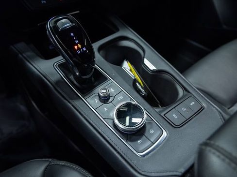 Used 2025 Cadillac XT4 Premium Luxury image 18