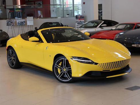 Certified 2025 Ferrari Roma Spider RWD image 7