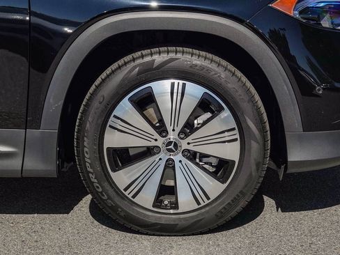 Certified 2024 Mercedes-Benz EQB 300 300 image 11