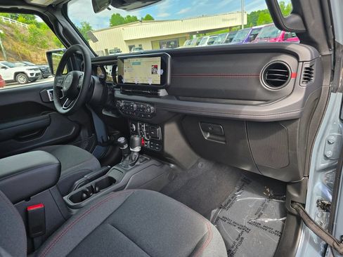 New 2026 Jeep Wrangler Unlimited Rubicon AWD/4WD image 25