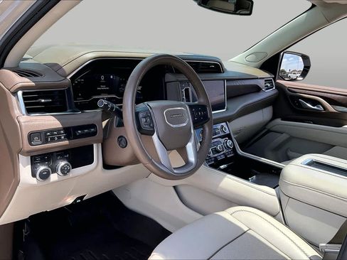 Used 2023 GMC Yukon Denali AWD/4WD image 17