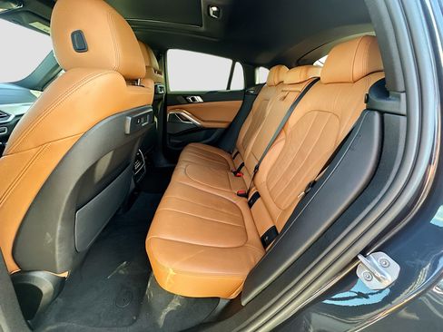 Used 2022 BMW X6 xDrive40i w/ M Sport Package AWD/4WD image 26