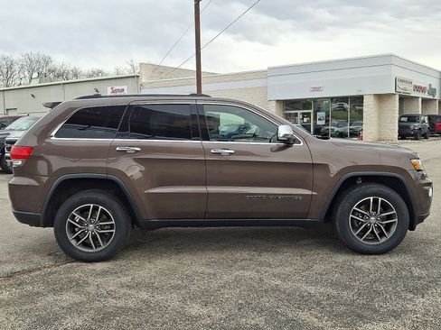 Used 2017 Jeep Grand Cherokee Limited image 8