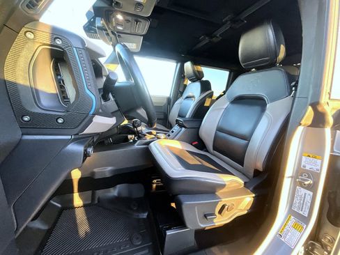 Used 2024 Ford Bronco Wildtrak image 10
