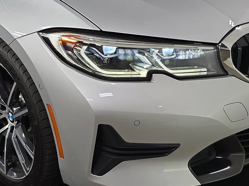 Used 2019 BMW 330i Sedan w/ Premium Package RWD image 12