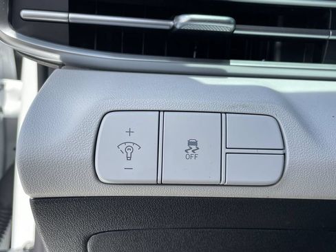 New 2026 Hyundai Elantra Limited FWD image 30