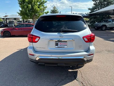 Used 2019 Nissan Pathfinder SL AWD/4WD image 8