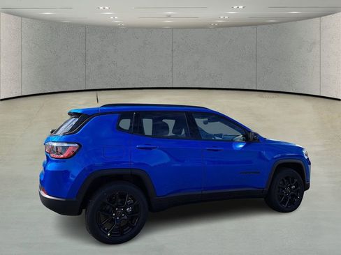 New 2026 Jeep Compass Latitude AWD/4WD image 5
