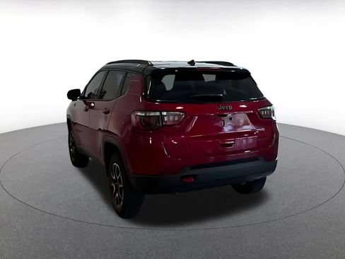Used 2025 Jeep Compass Trailhawk AWD/4WD image 7