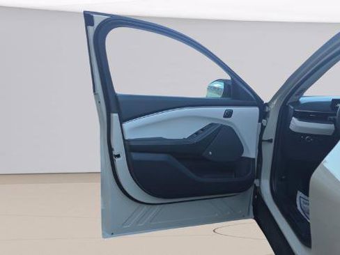 Certified 2025 Ford Mustang Mach-E Premium image 14