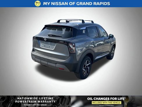 New 2026 Nissan Kicks SV w/ Charging Package FWD image 5