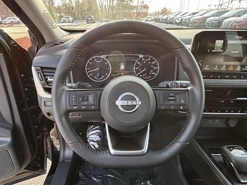 Used 2023 Nissan Rogue SL w/ SL Premium Package image 13