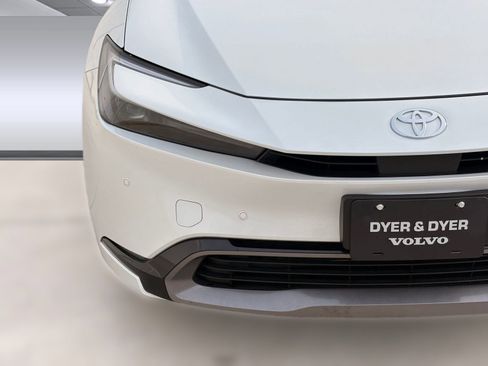 Used 2024 Toyota Prius XLE image 10