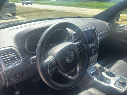 Used 2018 Jeep Grand Cherokee Limited AWD/4WD image 22