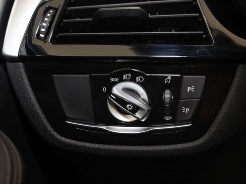 Used 2023 BMW 540i xDrive w/ M Sport Package image 34